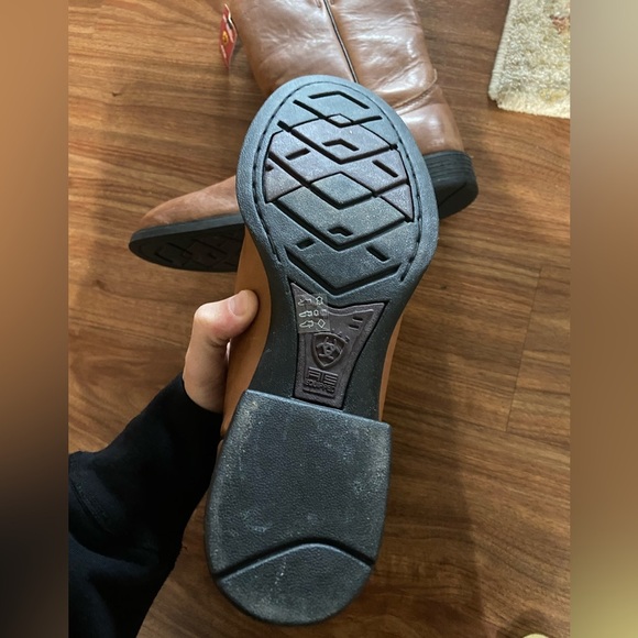 Ariat boots - Picture 4 of 7